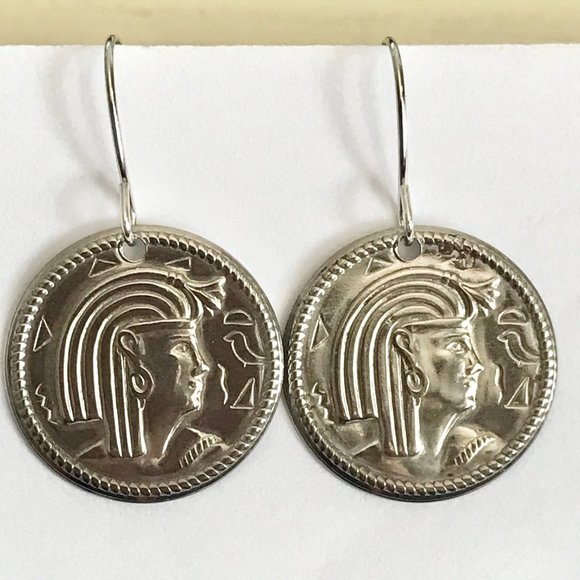Vintage Egyptian Coin Charm Earrings Silver Plated Dangle Egypt Lady Queen - Picture 7 of 9